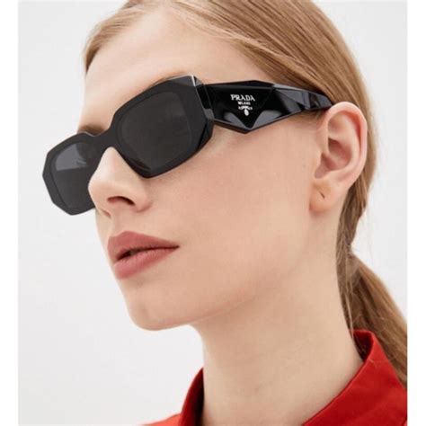 prada sunglasses uv400